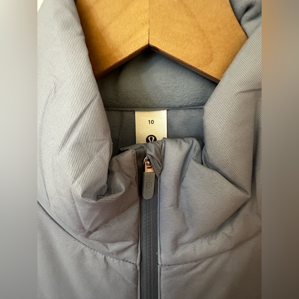 Lululemon Womens Down for It All Vest Concrete Blue Sz 10 - Picture 4 of 5